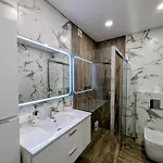 Apartment Comfortable 2-bedroom Duplex In Playa Paraiso With Ocean View, Balcony, And Shared Pool *
