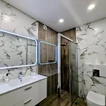 Comfortable 2-bedroom Duplex In Playa Paraiso With Ocean View, Balcony, And Shared Pool Апартаменты Адехе
