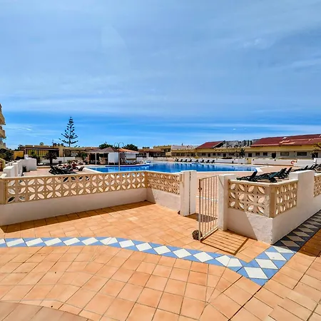 Comfortable 2-bedroom Duplex In Playa Paraiso With Ocean View, Balcony, And Shared Pool Адехе