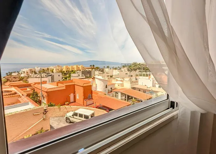 Comfortable 2-bedroom Duplex In Playa Paraiso With Ocean View, Balcony, And Shared Pool דירה